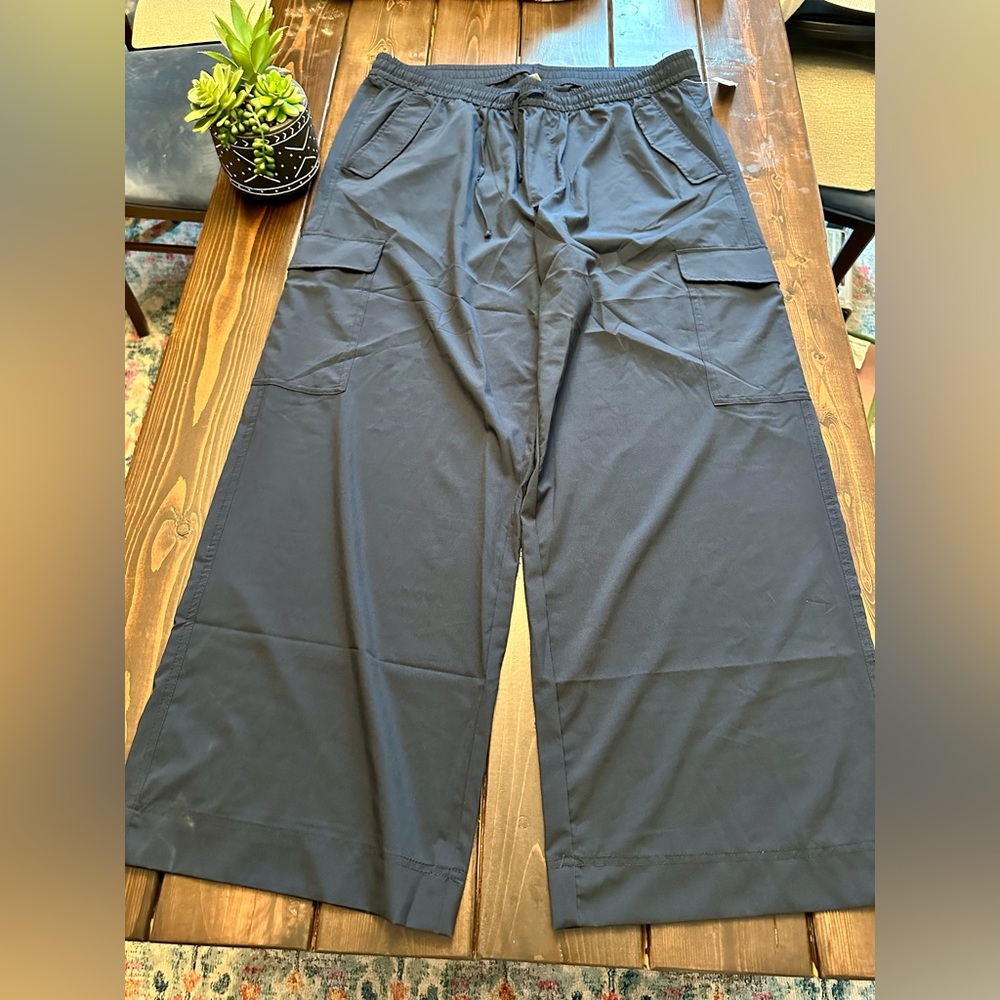 Men’s Old Navy Stretchtech Quick Dry Workout Cargo Pants Size XL NWT NEW Navy